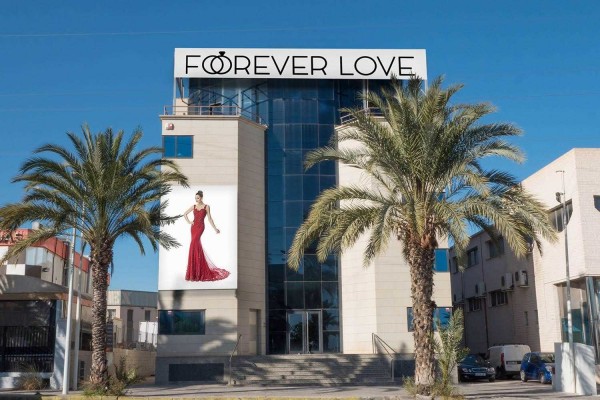 Las tiendas nupciales Fran Rivera y Carmen Machado abren un gran Wedding Center en Elche