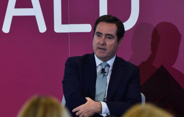 Garamendi defiende un proyecto de ley frente a los reales decretos, que son 
