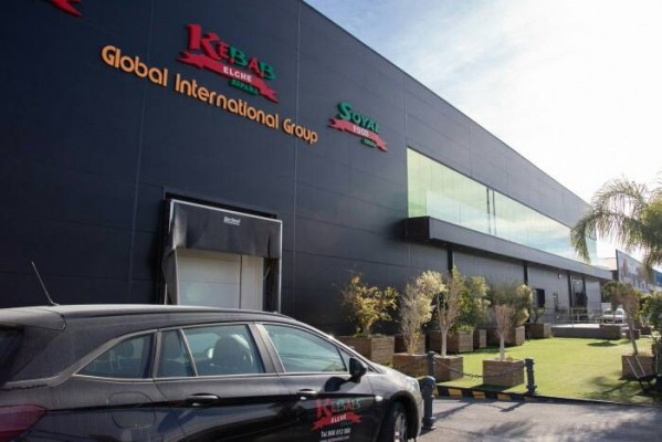 Nadie se interesa por el 'rey europeo del kebap' de Alicante: comienza la venta de la empresa por lotes