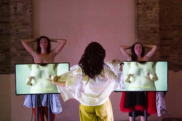 La danza de La Lola Boreal aborda el pecho, el cáncer de mama y la cosificación con 'Mama'