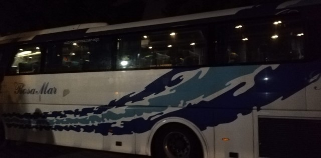 El autobús de Hazte Oír detenido en el Palacio de Congresos por incumplir la normativa... de tráfico  
