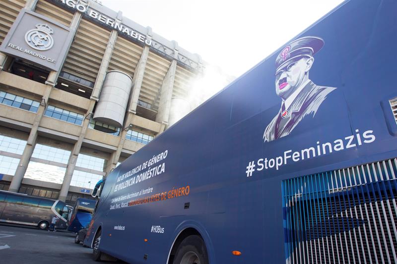 El autobús de Hazte Oir en Madrid.  Foto: EFE/Nico Rodriguez - 