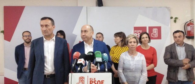La ejecutiva del PSPV de Elche 'retoca' la lista e incorpora a Ana Arabid para evitar otro choque con el alcalde