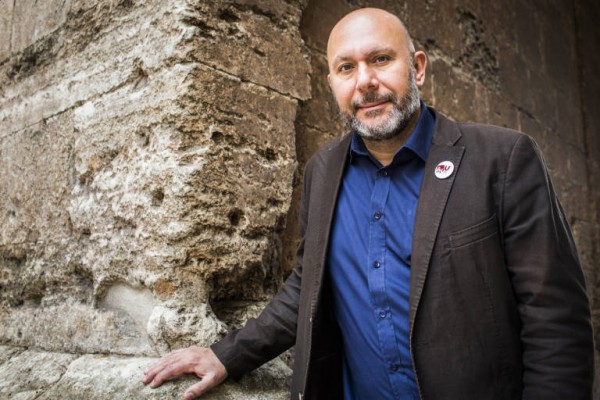 El valenciano Ricardo Sixto lidera la corriente de IU que aspira a romper el pacto con Podemos