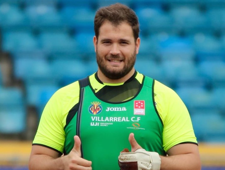 El atleta del Playas Javier Cienfuegos bate el récord de España de lanzamiento de martillo
