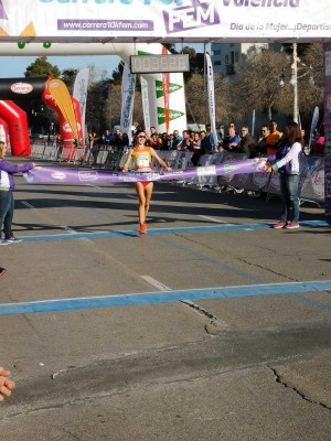 Alicia Pérez gana la quinta edición de la Carrera 10KFem