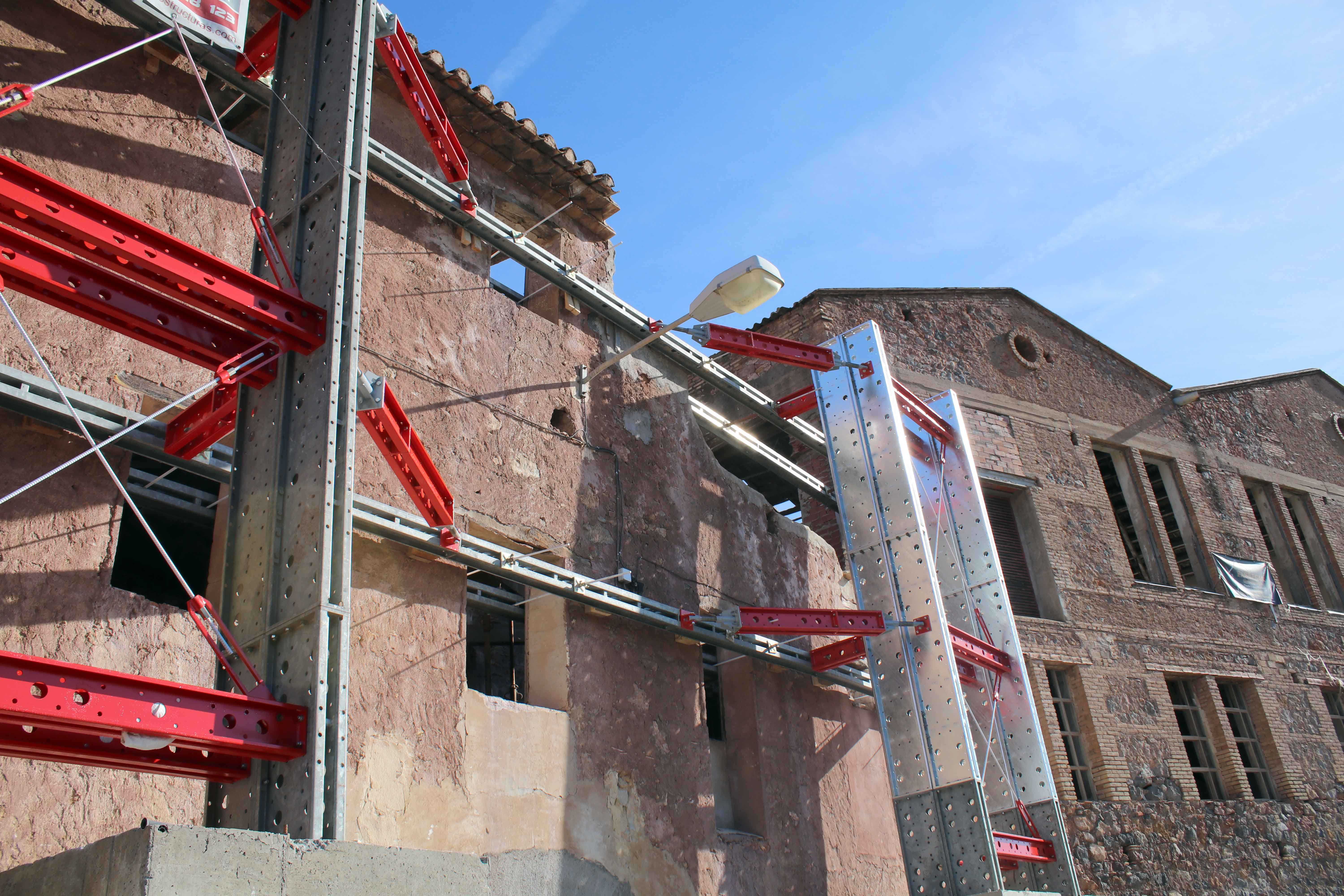 Onda inicia la primera fase para rehabilitar la antigua fábrica cerámica 'La Campaneta'
