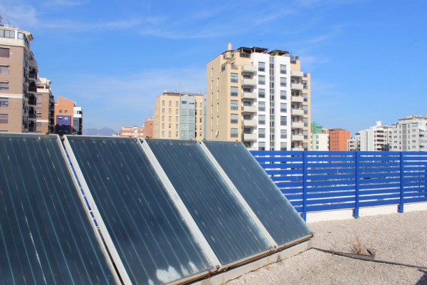 El Ayuntamiento de Castellón aprueba la instalación de placas solares en la piscina Olímpica