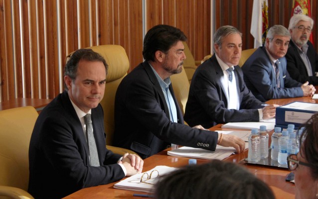 El PP de Alicante fía su presupuesto al voto de Belmonte (y al de las bases de Guanyar)