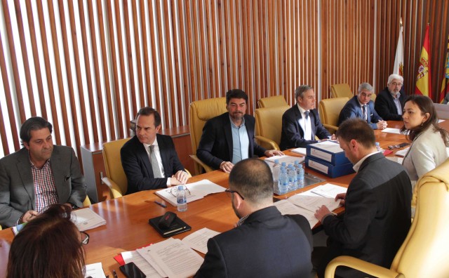 El PP de Alicante pierde la primera votación del presupuesto pero persiste en debatirlo en pleno