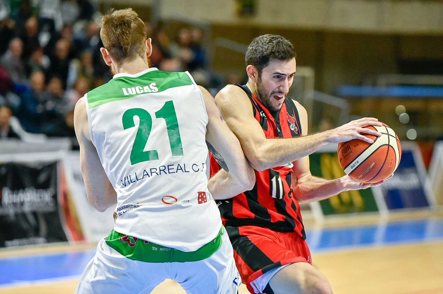 El Tau busca estrenarse en Granada