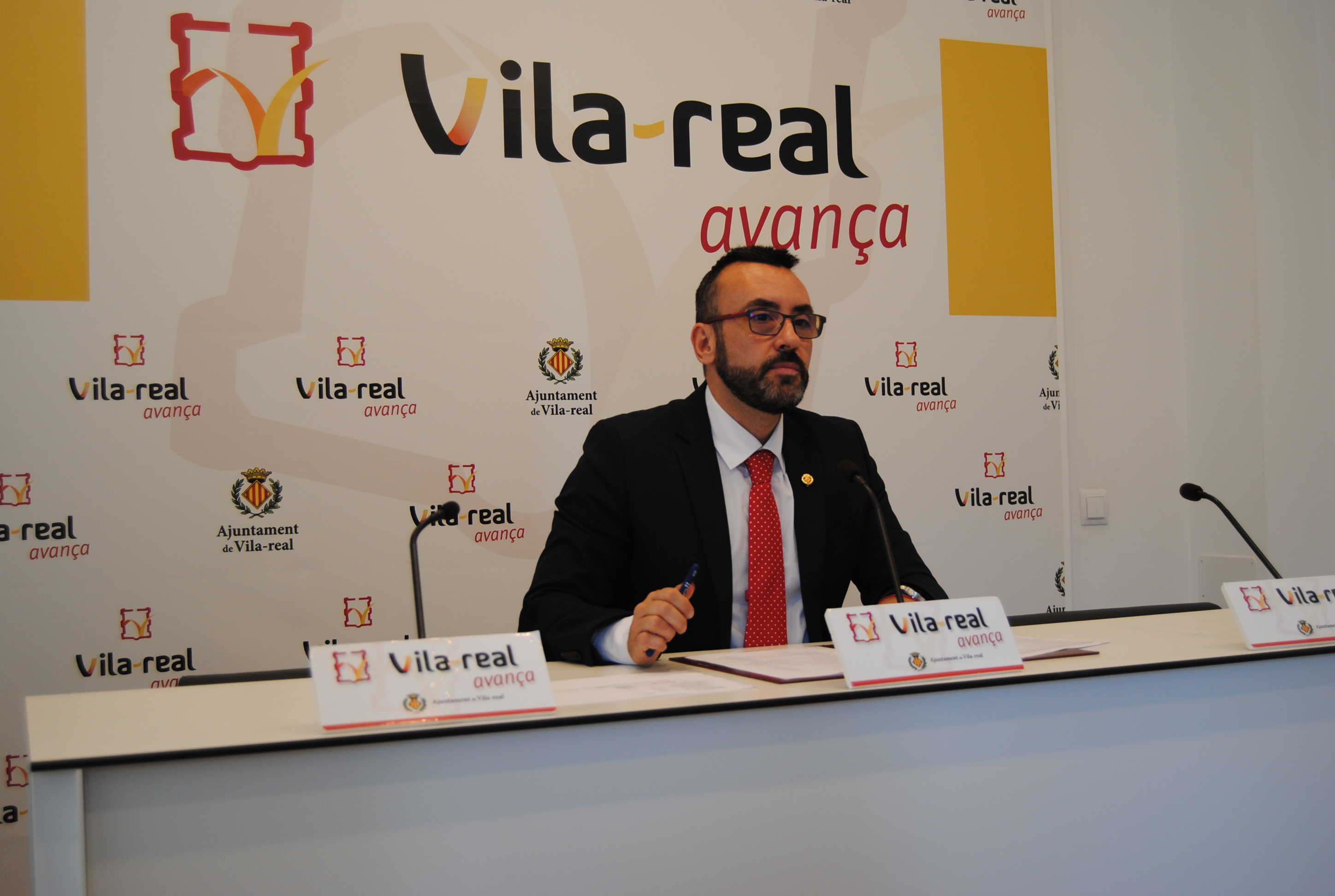 Benlloch celebra la bajada de la deuda municipal en Vila-real en 14 puntos hasta situarla en el 60% 