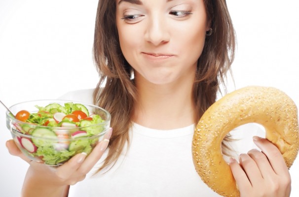 Dos de cada tres españoles sabe qué es una alimentación saludable pero sólo un 25% cree comer bien