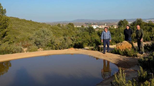 Vall d’Alba suma una nueva balsa para atender a la fauna de especies autóctonas salvajes