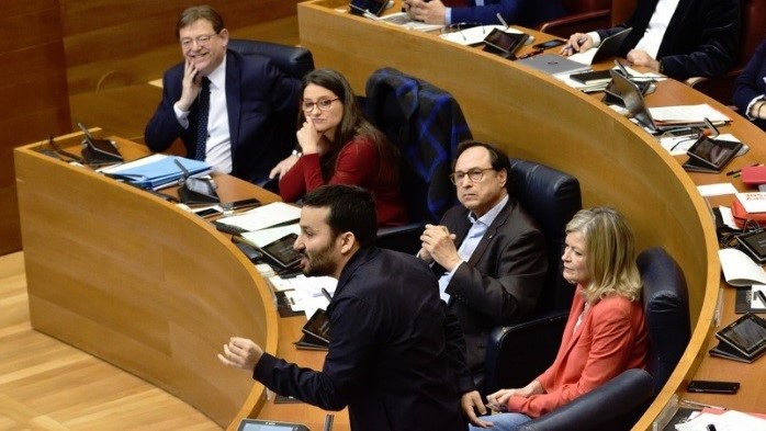 Marzà defiende 'L'Escola Canta' y recrimina al PP que acuse a los profesores de 