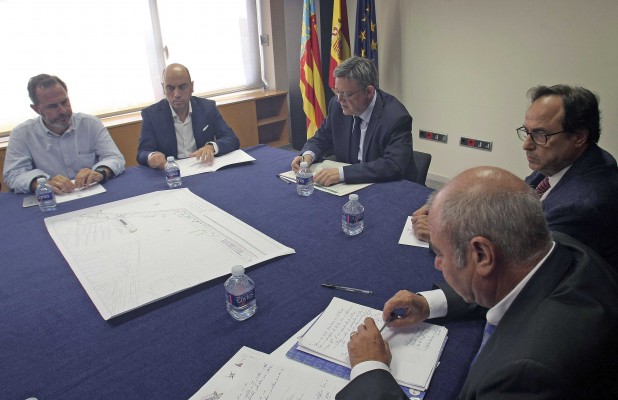 Puig y Echávarri anuncian un acuerdo para ampliar las aperturas en domingo hasta final de octubre
