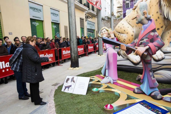 València lo hizo primero: 5 veces que las Fallas quemaron al rey 