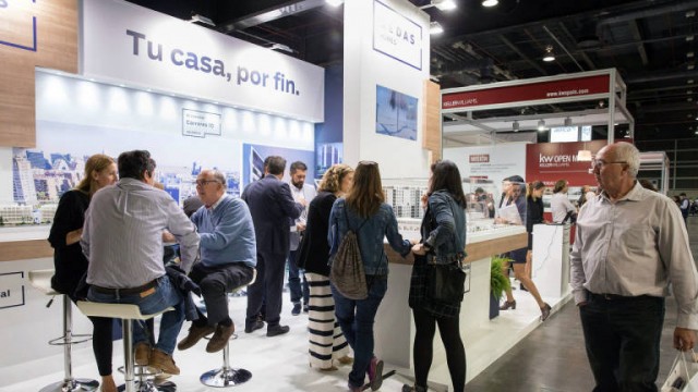 Adicae presenta 17 demandas colectivas en la Comunitat para exigir gastos hipotecarios