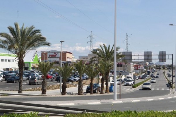 Cs Elche propone crear una rotonda en la entrada del Polígono de Carrús para aliviar el tráfico