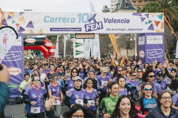La Carrera 10KFem completa su 5º edición con un ciclo de charlas y actividades deportivas
