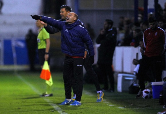 Mir deja de ser técnico del Alcoyano y Fuentes pasa a ser entrenador interino

