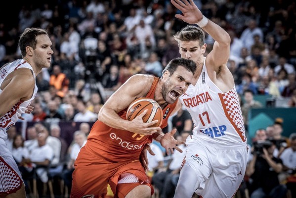 España asegura el primer puesto tras una peleada victoria ante Croacia