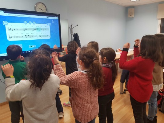 El Conservatorio de Música de Borriana incorpora pantallas interactivas para 