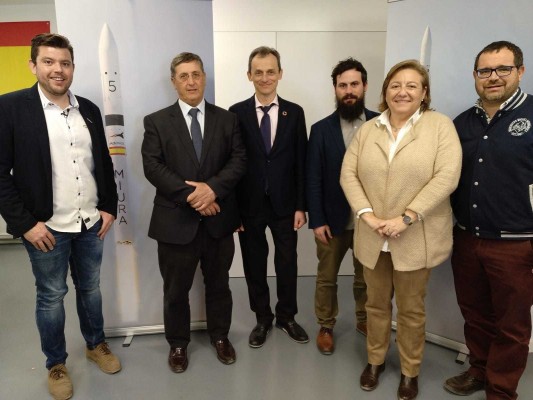 Pedro Duque inaugura las instalaciones de PLD Space en el aeropuerto de Teruel