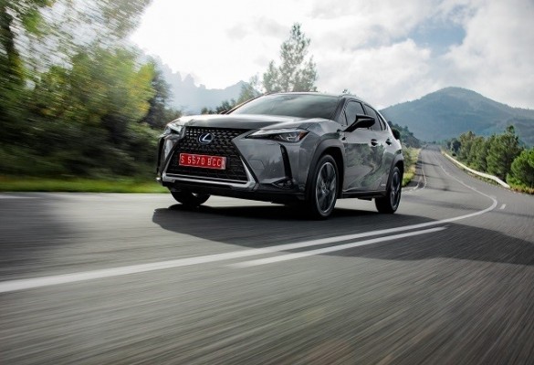 Lexus aterriza en el segmento de todocaminos compactos con el UX 250h, ya disponible en España