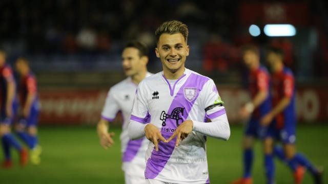 Manu Vallejo, Fran Villalba y Racic marcan la diferencia con goles