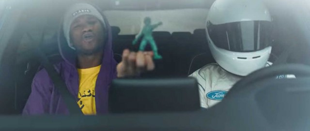 El nuevo Ford Focus ST Performance se mide con el rapero Blakie en un desafío único
