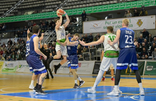 El Tau cede ante un inspirado Melilla (73-81)
