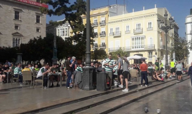 Los conductores de los autobuses en que viajaron los hinchas del Celtic de Benidorm a València denuncian vejaciones