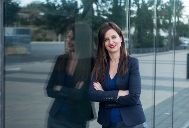 Esther Guilabert: «Somos realistas; el objetivo es promocionar al empresariado y a la sociedad alicantina» 