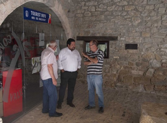 Diputación invertirá 225.000 € para que los municipios contraten informadores turísticos