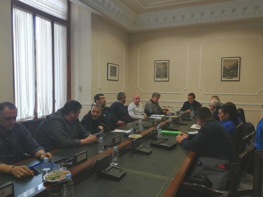 Facua rechaza que València amplíe a una hora la contratación de VTC