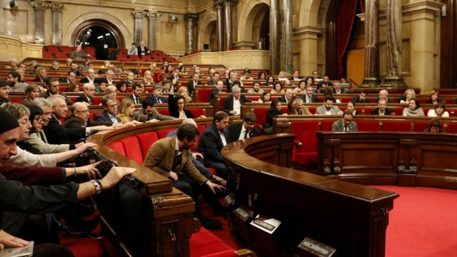 La Mesa del Parlament admite a trámite la ley del referéndum