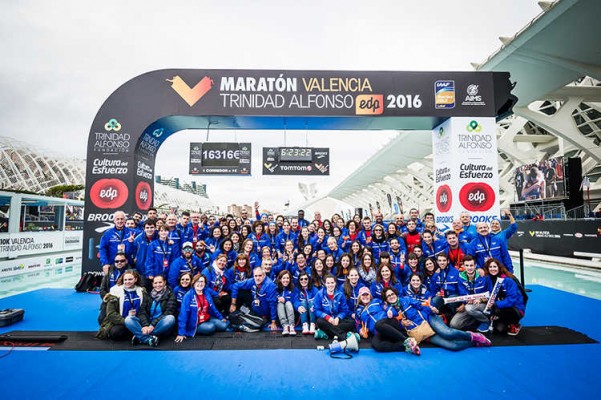 Miles de voluntarios volverán a ser el mejor patrimonio del Medio y Maratón Valencia

 