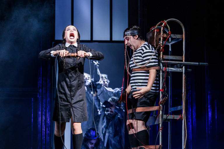 La Familia Addams lleva su humor negro al Olympia