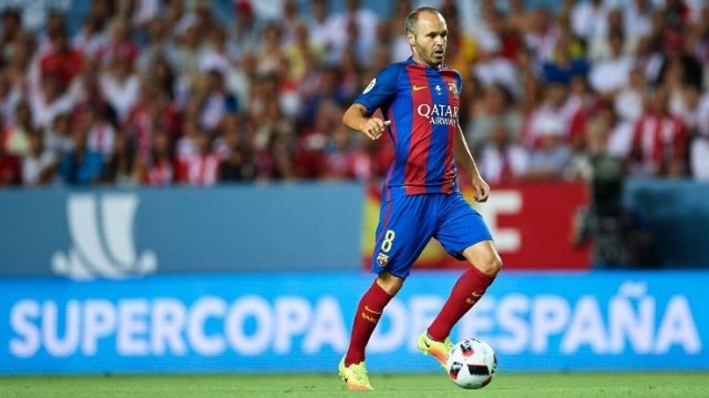 Iniesta no confirma el principio de acuerdo para su renovación que anunció Bartomeu