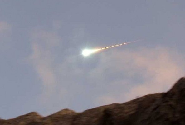 Decenas de valencianos alertan al 112 sobre el avistamiento de un 'bólido' en el cielo
