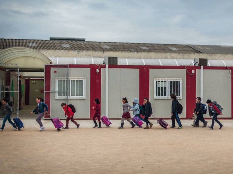 Las víctimas de violencia de género podrán pedir el traslado escolar de sus hijos sin la doble firma 
