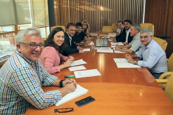 El presupuesto de Alicante queda en manos de una ensalada de enmiendas... incluso del PP