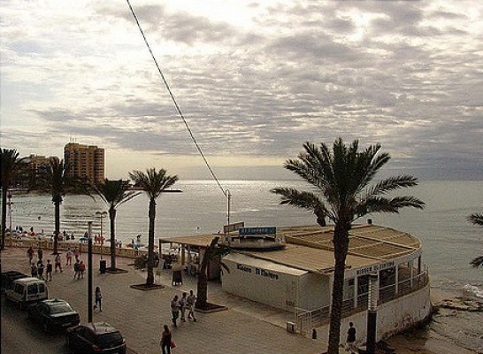 Al 'Tintero' de Torrevieja se le agota la paciencia: Costas insiste en demoler ...y la protección no llega