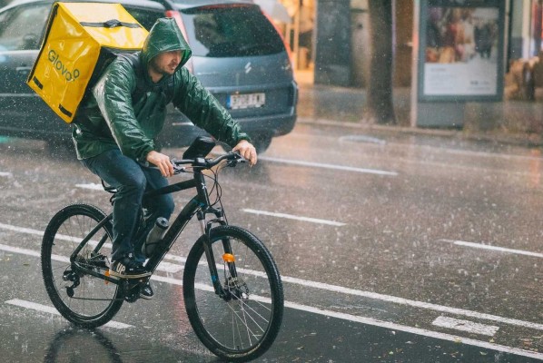 Paulo Coelho trabaja en Glovo