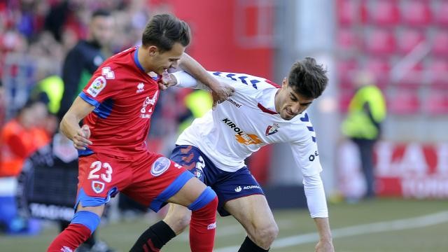 El juego de Fran Villalba convence y mueve al Valencia a trabajar en su renovación