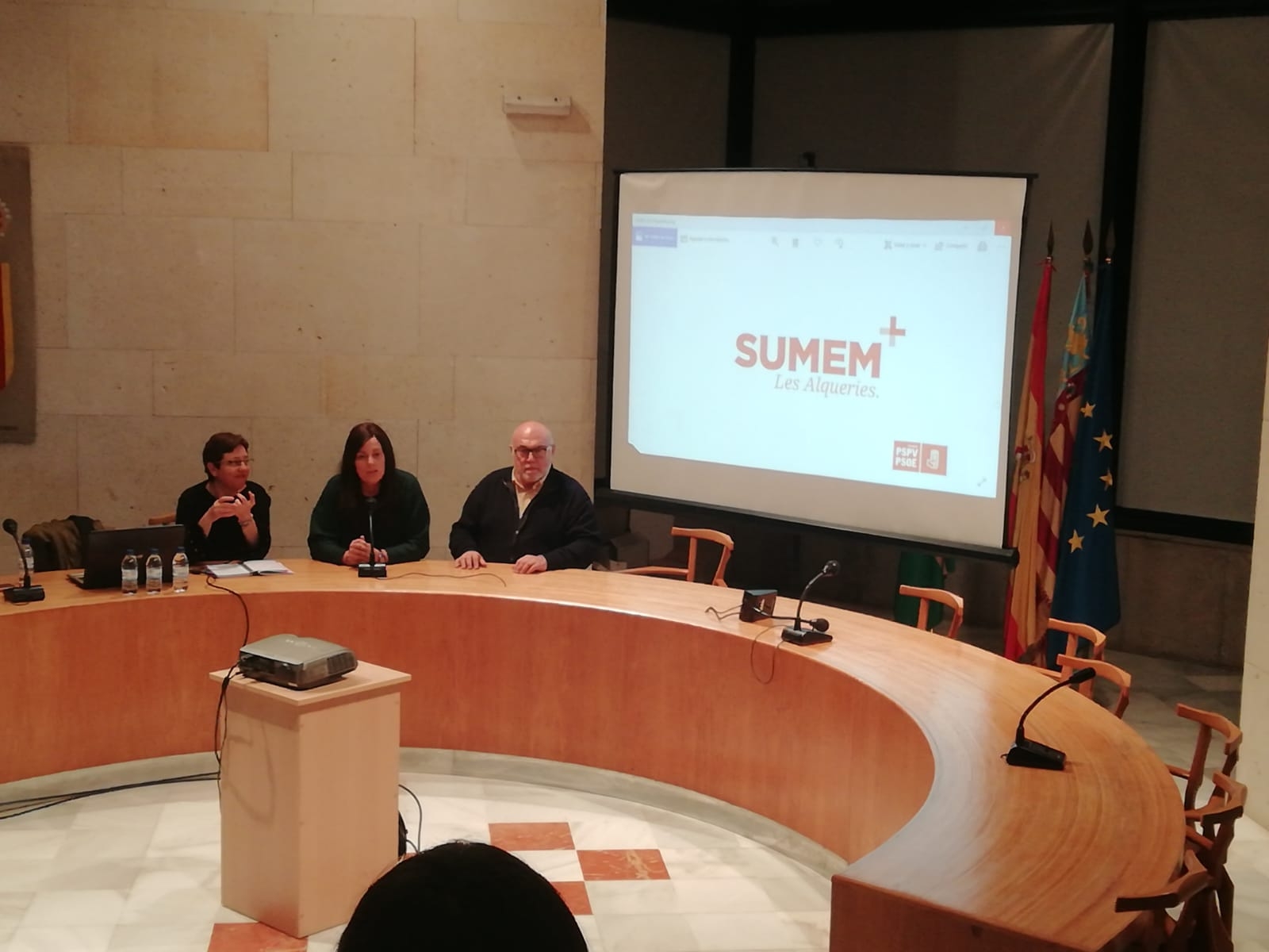 Mulero defiende la política agraria del Consell y alaba el plan de reconversión previsto para 15 años