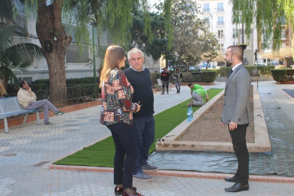 Burriana embellece el entorno del Pla con la plantación de diversos ornamentos florales