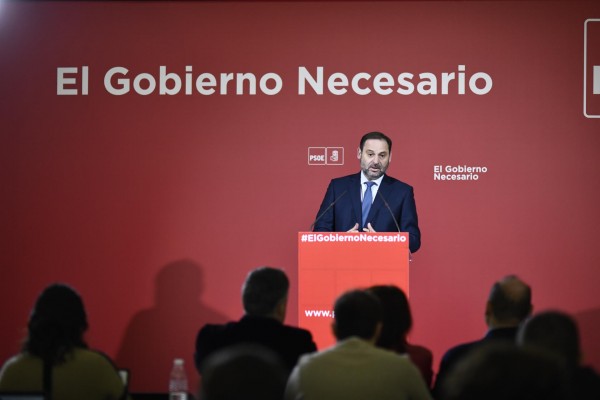 El PSOE aspira a un Gobierno monocolor y se burla de que el PP apele a la triple alianza