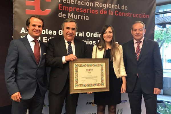 CHM abre una línea de transporte de materiales para sortear la parálisis de la obra pública